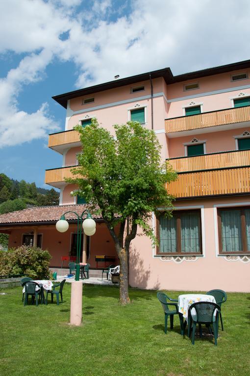 Albergo Italia Molveno Exterior foto