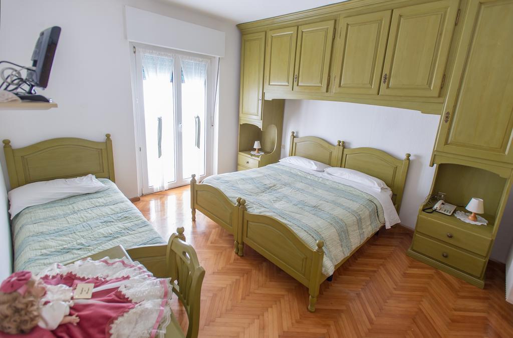 Albergo Italia Molveno Zimmer foto